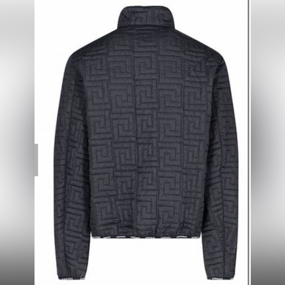 VERSACE UNISEX 🌟 100% AUTHENTIC & NWT—Size M / 48 - Picture 8 of 16